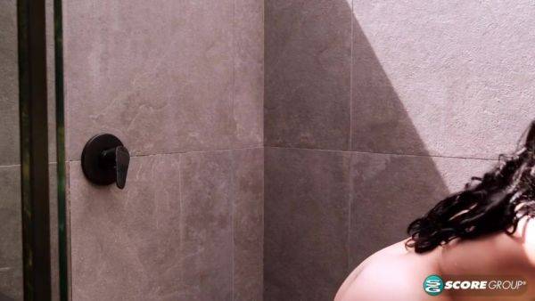 Busty Wet Beauty Kim Velez on extrabigboobs.com